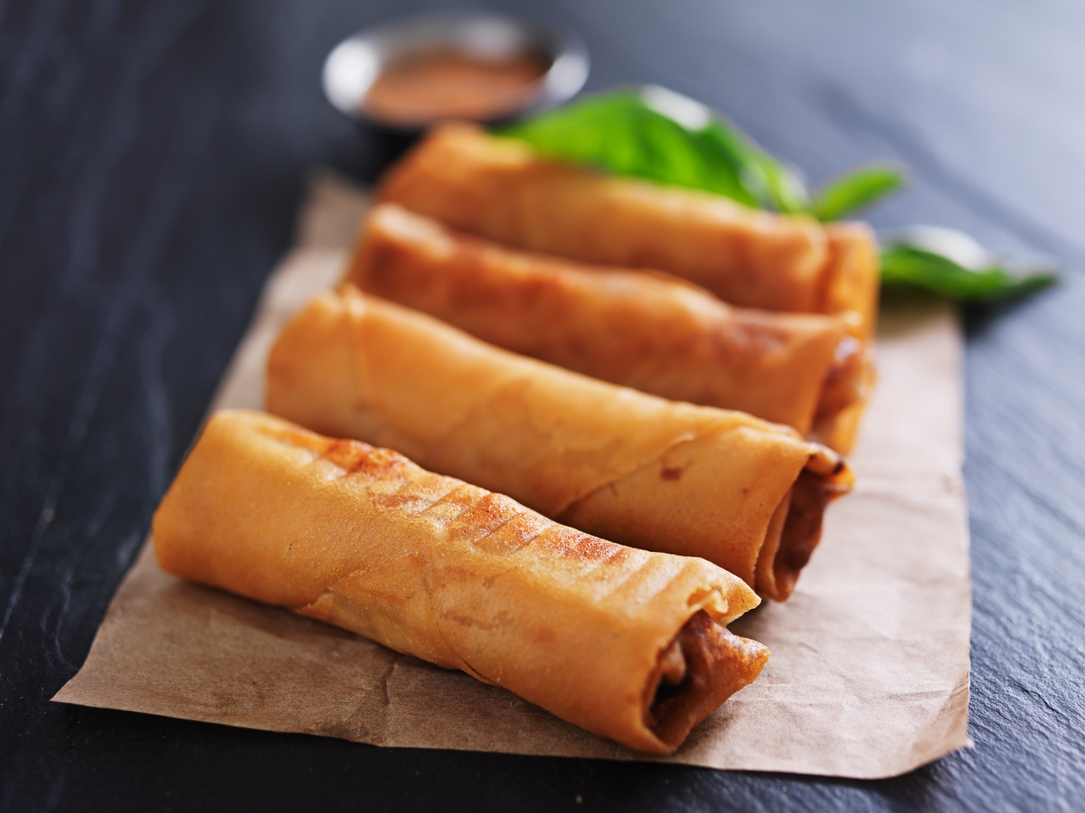 Veg Samosa / Spring Rolls (2 pcs)